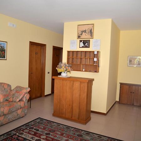 Camere Tiziana Asís Exterior foto